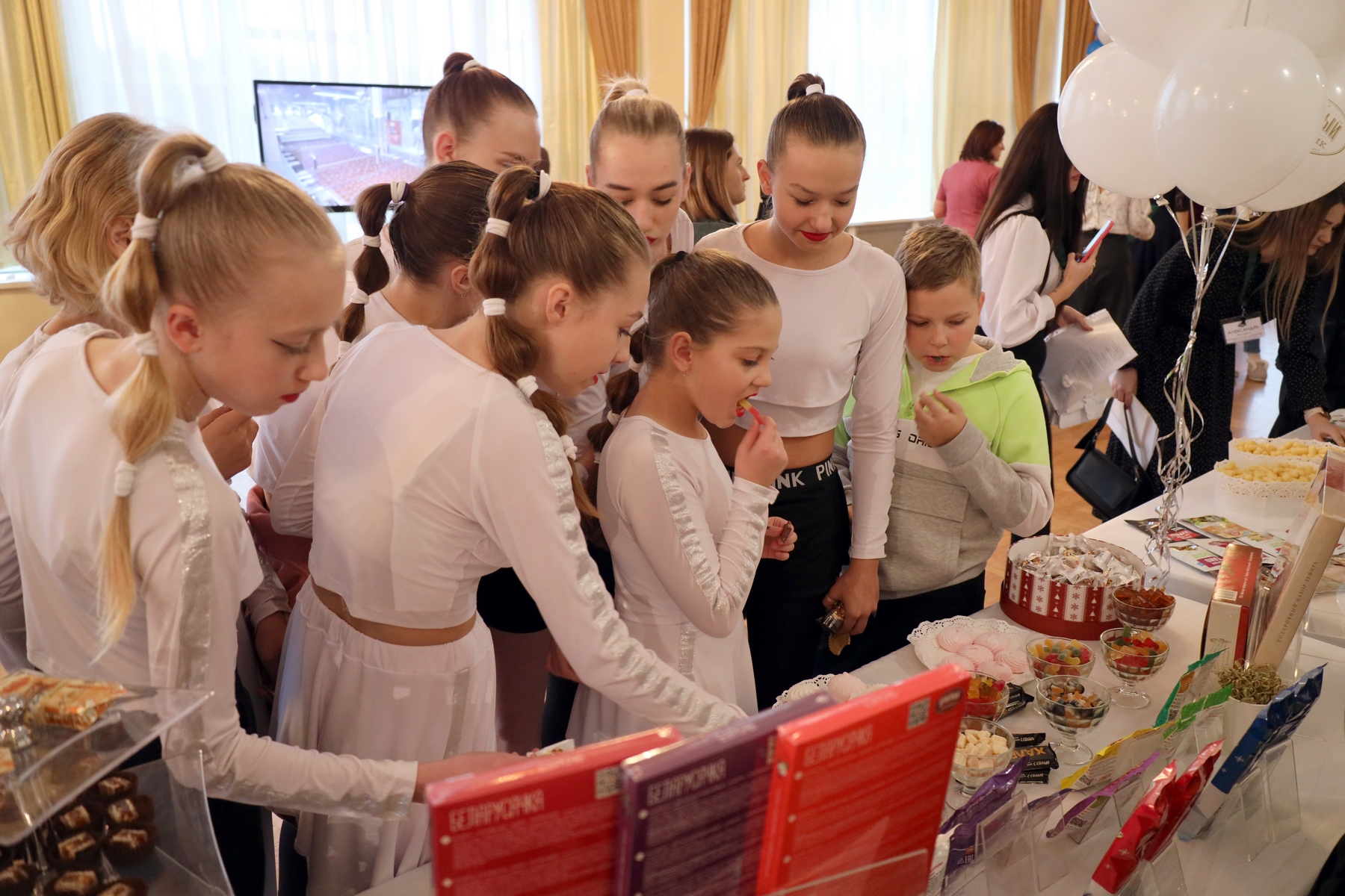 Лида праздники. Мичуринская школа Брянского района. Школа 123 Новосибирск Мичуринский. Мичуринский Брянск школа. Мичуринский п. Брянск школы.